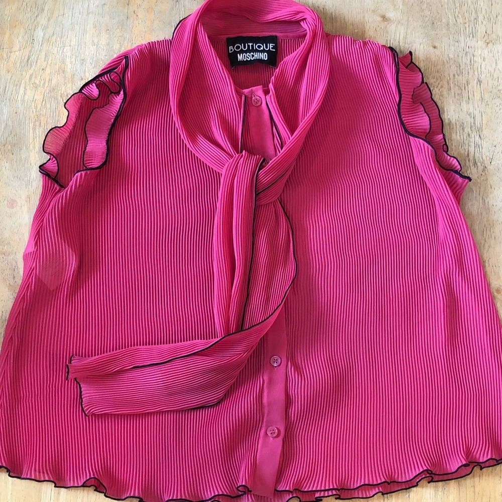 Moschino pink pleated sleeveless blouse with bow